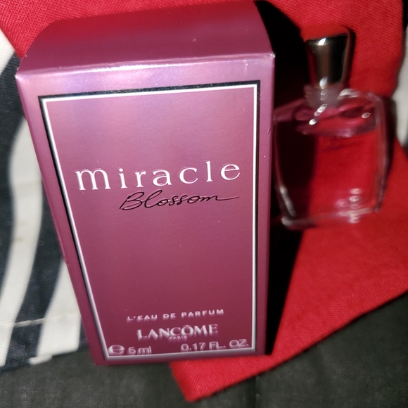 Women's Perfume (MIRACLE BLOSSOM) By Lancome - Picture 2 of 5